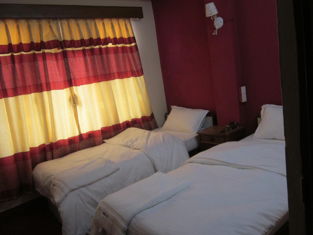 Hotel Api Катманду Екстер'єр фото