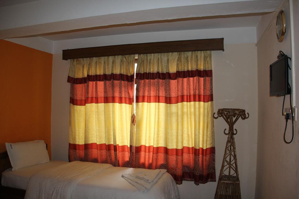 Hotel Api Катманду Екстер'єр фото